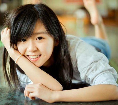 国产清纯校服妹再次出境!美丽阳光胜奶茶妹妹