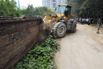 清理“钉子户” 林地建公园