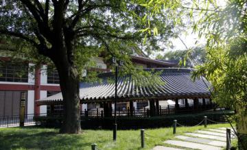 潮白河孔雀城中央公园 居在公园中与繁华为邻