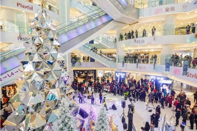 “圣诞奇镜”惊艳亮相 北京apm购物中心开启圣诞献礼