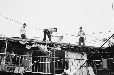 京海淀北下关街道65间违建拆了 架空线缆捋顺了