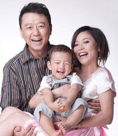 传郭涛与李燃离婚 比郭涛小15岁娇妻照片曝光