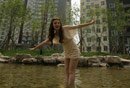 ����ֻ��԰�ֵ���Ů����