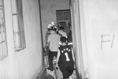 武汉东湖高新区一待拆民房发生垮塌 一工人罹