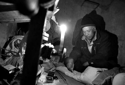 离开10年“井底”日子 王秀青放寒假回家过年