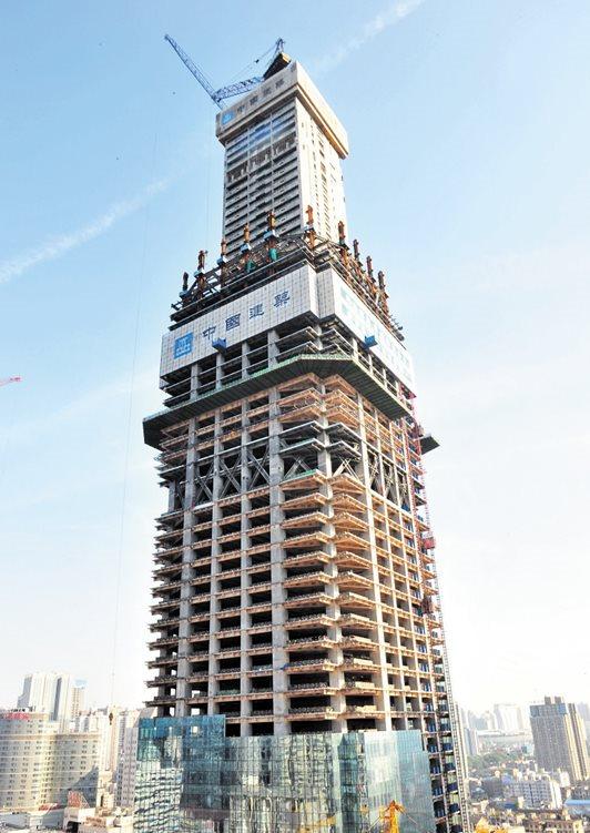 长沙国金中心突破300米 刷新湖南建筑第一高度