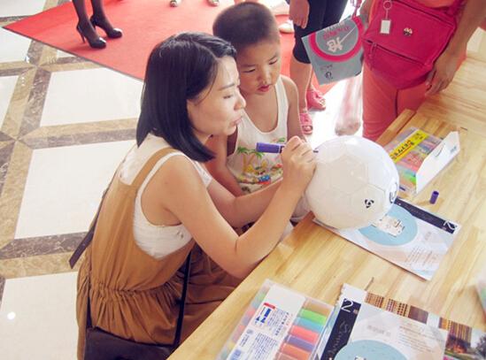 塞纳公馆:一起来探秘大小孩子们的世界杯现场