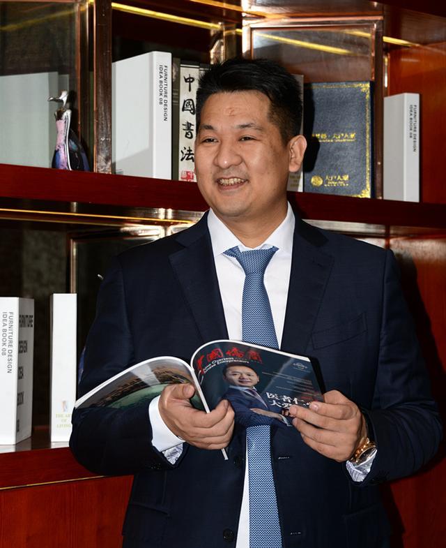 访亚太国际控股集团董事会主席佘伦凯