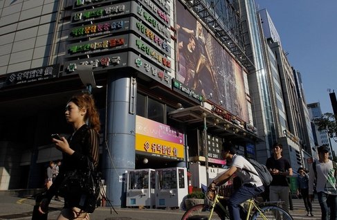 楼盘导购 楼盘搜索 新闻资讯 海外    第十名,韩国,首尔   "年轻城市"