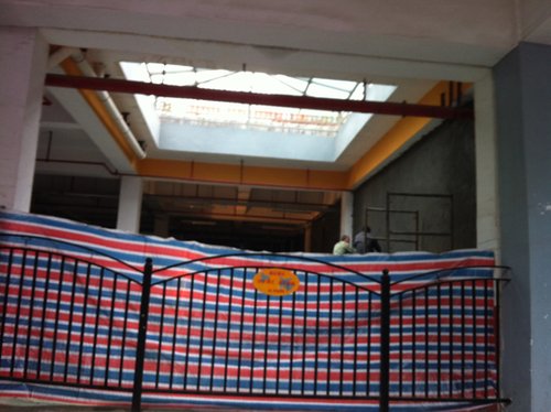 湘江世纪城一业主购43个车位 封围改建菜市场