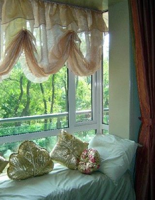 飘窗窗帘怎样做适用又省钱 84979479.jpg