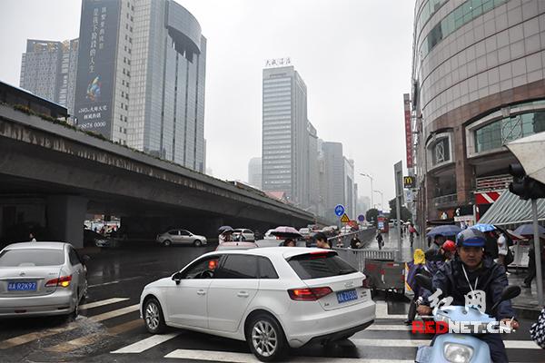 时隔六年 长沙黄兴中路司门口至五一广场恢复通车