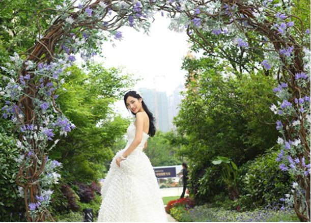 熏衣草女神扮靓街头 熏衣草花海等你说爱我