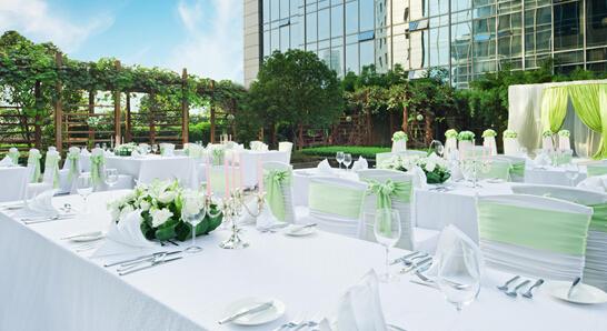 在长沙办一场草坪婚礼多少钱?