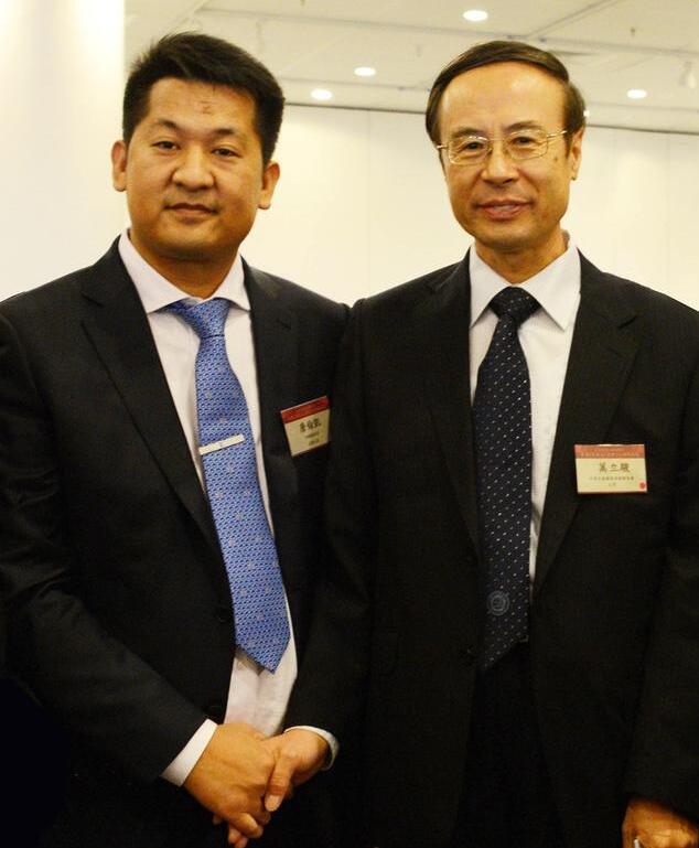 访亚太国际控股集团董事会主席佘伦凯