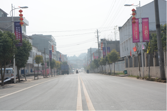 简阳石板凳镇城镇化提速 特色旅游小城雏形初现