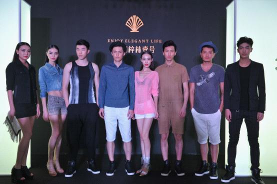 世界潮牌ROEN首秀成都 首站中建·桐梓林壹