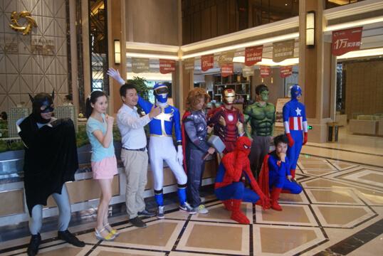 好莱坞超级英雄空降中昂·锦绣