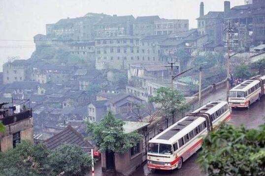 以老照片的形式,带你共鉴20年重庆城市发展变迁