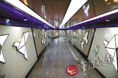 杨家坪商圈周创意地下通道 带你玩穿越