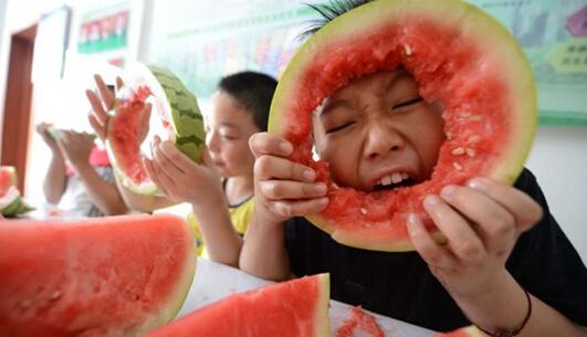 缤纷夏日 斌鑫江南时代西瓜节甜蜜来袭