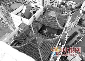  屋顶 奇葩:修别墅建庙宇搞园林 种菜 晾衣 争议大