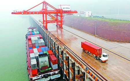 长江上游最大联运物流枢纽港口 重庆果园港开