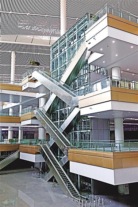 便捷的交错式扶梯