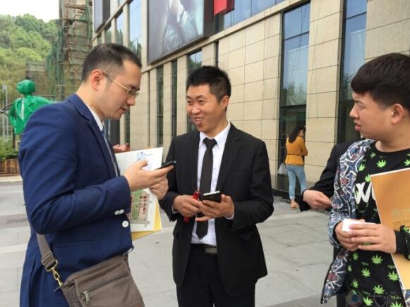 28日大渝网友看房团归来 商铺线首发网友爆满