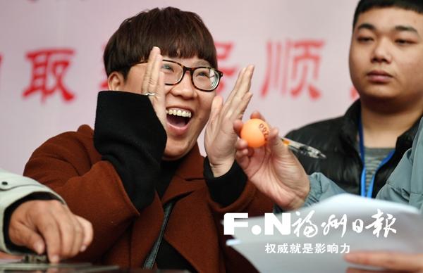 鼓山大桥南连接线周边旧改首批570户抽取选房