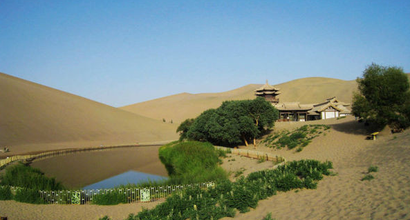 买沙漠还是买绿洲 配套弱鸡楼盘大盘点