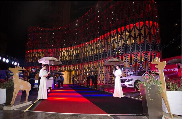 三盛国际中心携手奔驰迈巴赫\/AMG新车发布会引爆全城_房产福州站_腾讯网