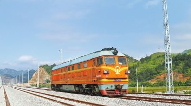 连江可门港铁路支线发出首列火车 福州北翼崛
