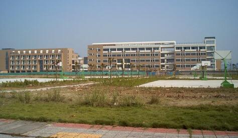 福州大学城青运会场馆内 三座违法建筑被拆