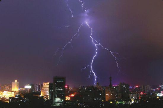 未来十天福建持续阴雨天气 并多发强对流天气