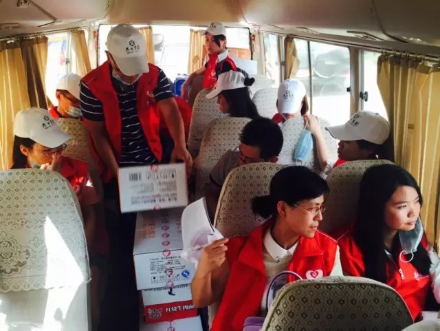 第二批救灾物资抵达闽清 泰禾志愿者深入各村