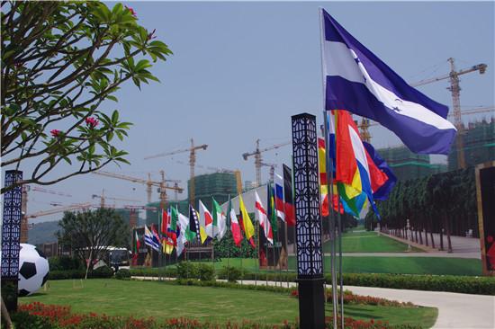 融侨悦城世界杯亲子嘉年华 来就送吉祥物公仔