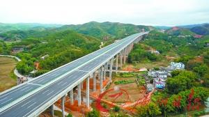 广东高速公路通车逾6800公里 汕头到广州只需