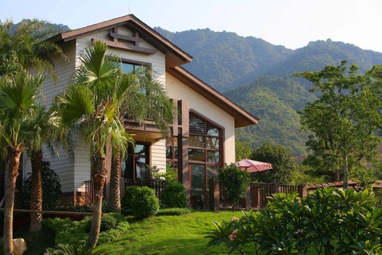 碧桂园清泉城 独享半山体育生活温泉小墅