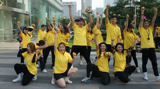 芒果快闪舞将青春活力表现的淋漓尽致