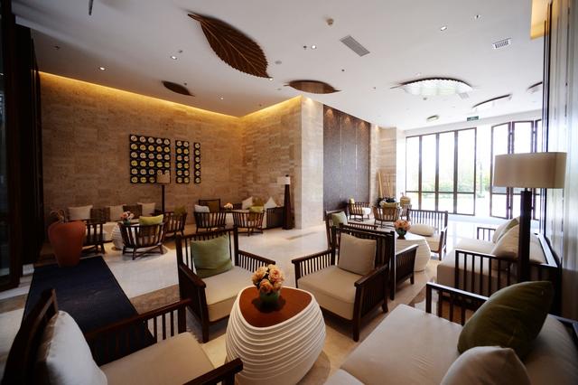 名人堂群聚御珑苑 香港船王之后黑桃A首秀古惑