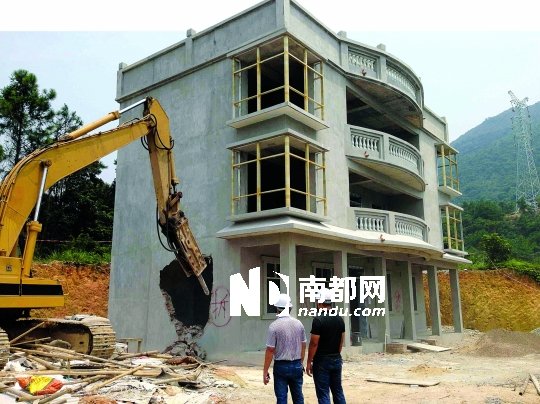 深圳富人租下惠阳山顶林地保护区建房 3栋被拆