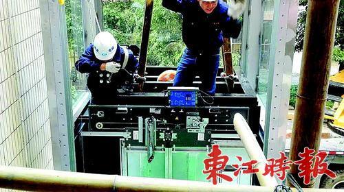 市区长湖苑一栋旧楼加装电梯 仅3天就能使用