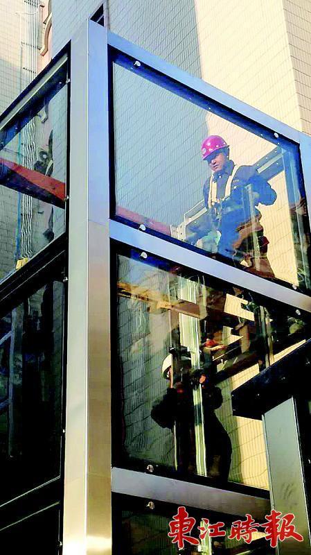 市区长湖苑一栋旧楼加装电梯 仅3天就能使用