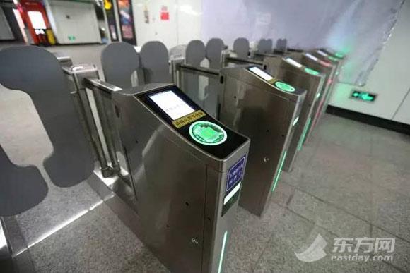 沪轨交张江高科站改造后首个早高峰:客流减少