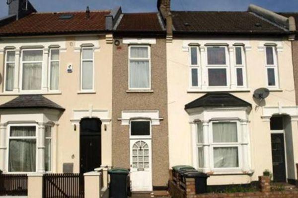 趣闻:英国最窄房子拍卖 迷你小房要价超200万