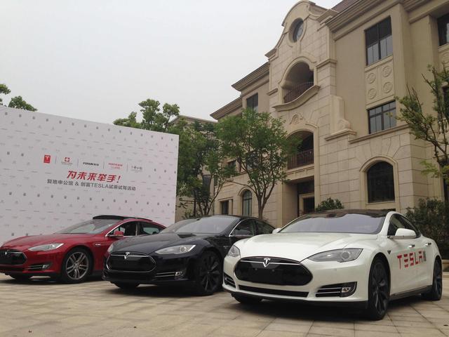 领袖新宠特斯拉,惊艳亮相申公馆