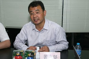 佑威机构执行董事黄志坚