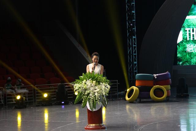 融创上海爱心图书馆捐赠公益演出圆满落幕_房