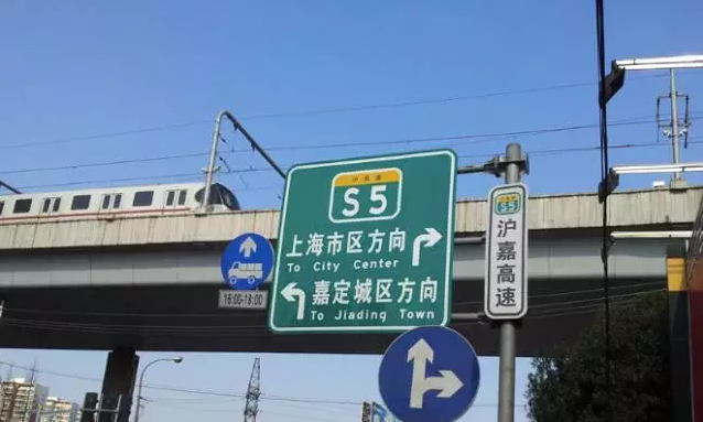 中收入阶层消费比例图_上海收入阶层(2)